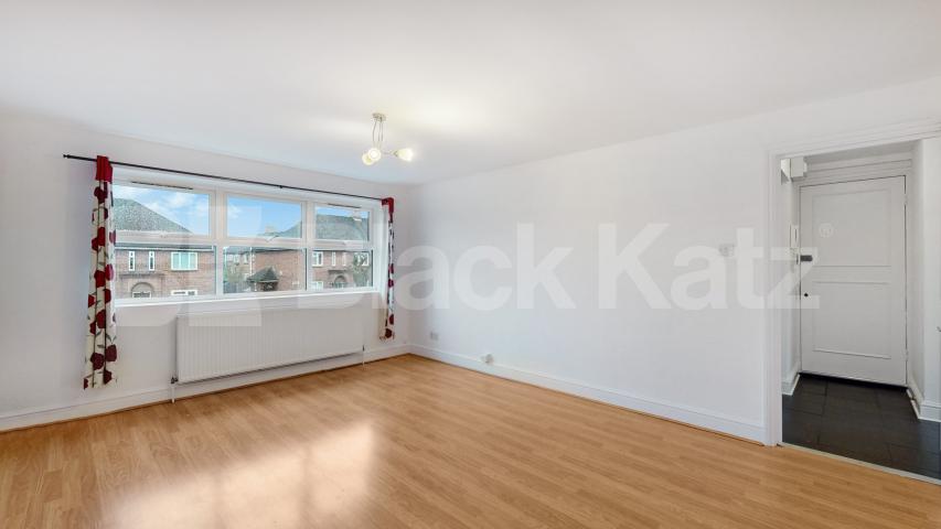 Two Bedroom First Floor Flat in Character Conversion, New Barnet Bulwer Road, New Barnet